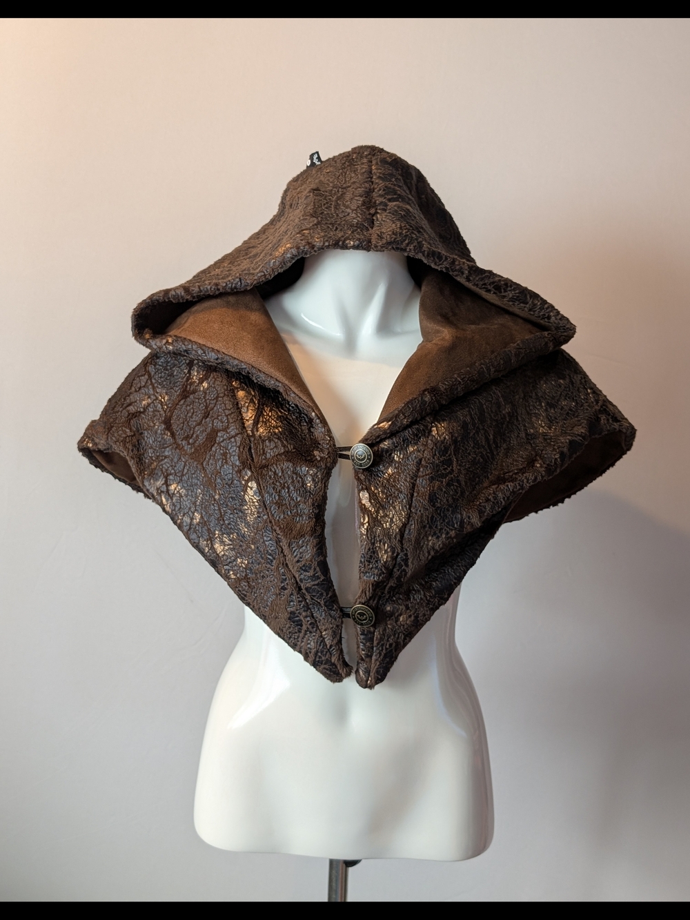 Spirithoods Collector Edition 
Pangolin Faux Suede Shawl Hood 
One Size